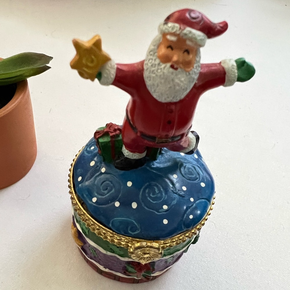 Santa metal trinket box - Picture 2 of 6